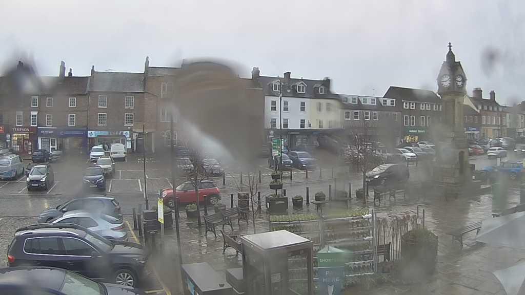 Thirsk webcam overlooking the Market Place