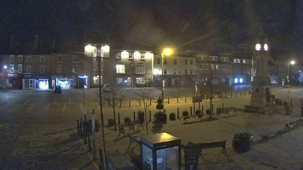 Thirsk webcam overlooking the Market Place