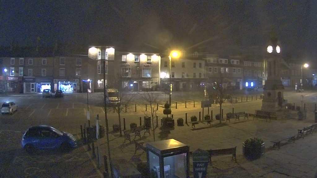 Thirsk webcam overlooking the Market Place