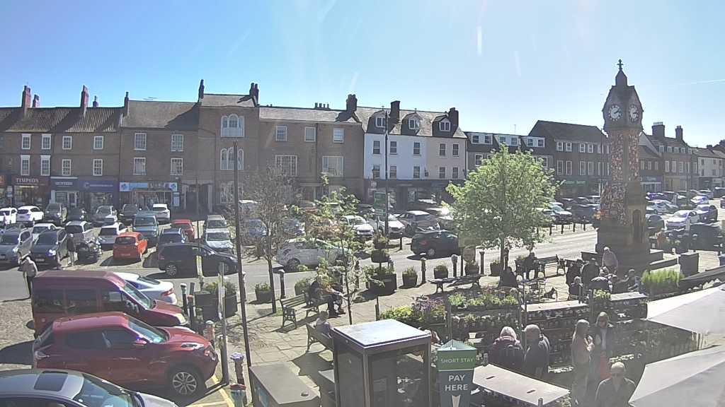 Thirsk webcam overlooking the Market Place