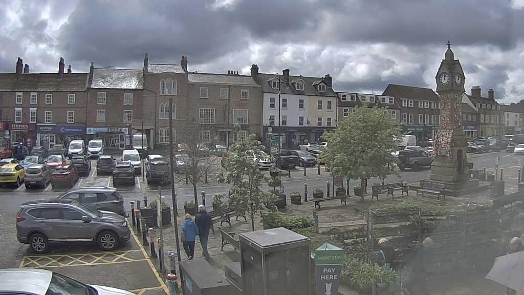 Thirsk webcam overlooking the Market Place