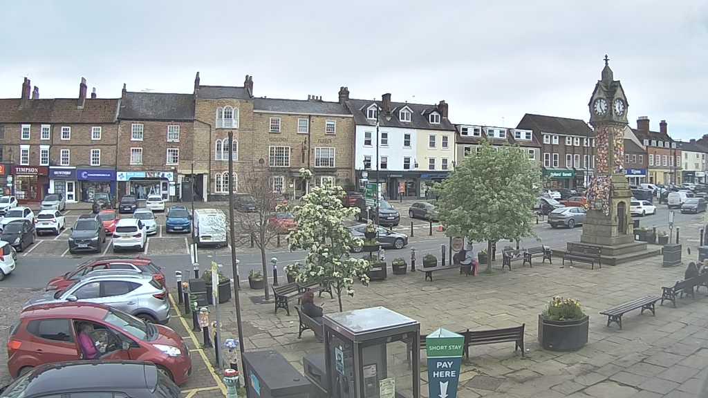 Thirsk webcam overlooking the Market Place