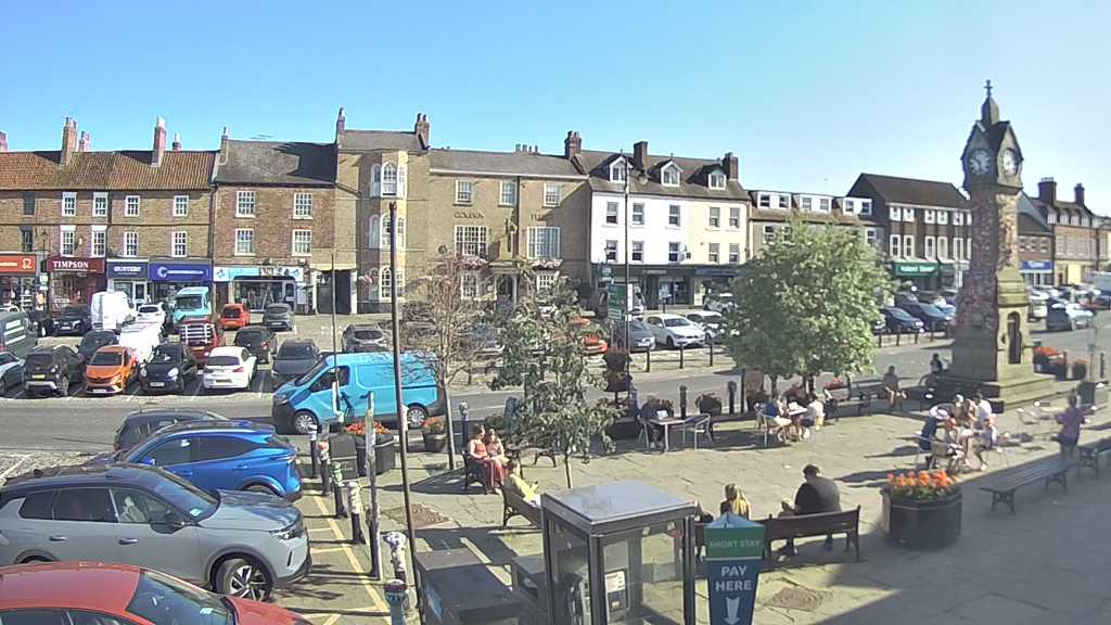 Thirsk webcam overlooking the Market Place